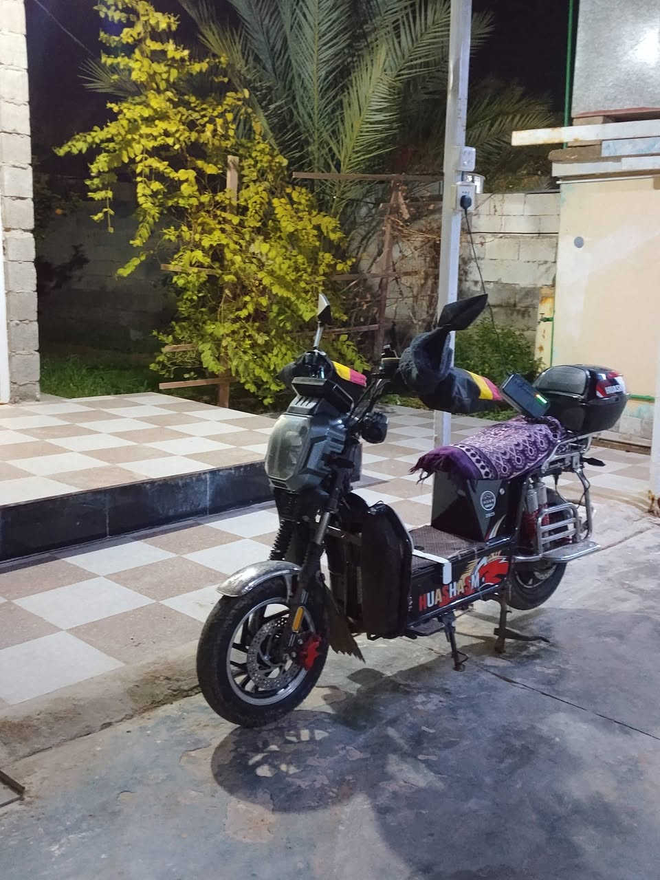 السلام عليكم دراجه شحن نوع هيوشه موديل 2025 اخر اصدار كامل تاير خلفي جديد ماطور نضيف كلش ماتصرف ليه ربع  كامل 6 باتري مايصرف شحن بطاريات نضيفه وزينه بس اني ابيعلك نص عمر السعر 600 وبي مجال للشراي *********** مكاني هيت السكك
