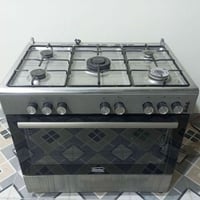 مرخصت الادمن المحترم  طباخ البيع نضيف كلش ناره حلوه عيونه  كلهن شغالات...