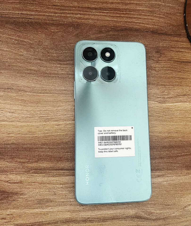 السلام عليكم جهاز هونرX6aجهاز جديد مستخدم قليل مال بيت دبل شريحه دبل بصمه ذاكره 128 غراضه غير مستخدمه سعر 100 الف مكان بغداد ***********
