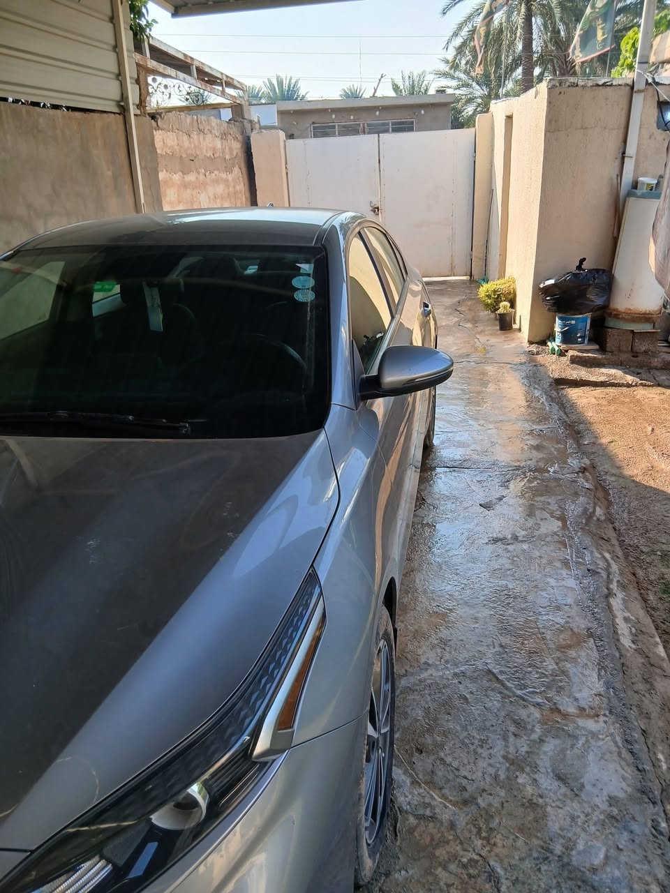 كيه فورتي ٢٠٢٢ اربيل بسمي ضررها جاملغ خلفي يسره والباقي مكفول ماشيه ٢٥الف وبيه مواصفات رادار خلفي أمامي جانبي وبعد بيه مواصفات السعر ١٦٧ وبيه مجال***********
