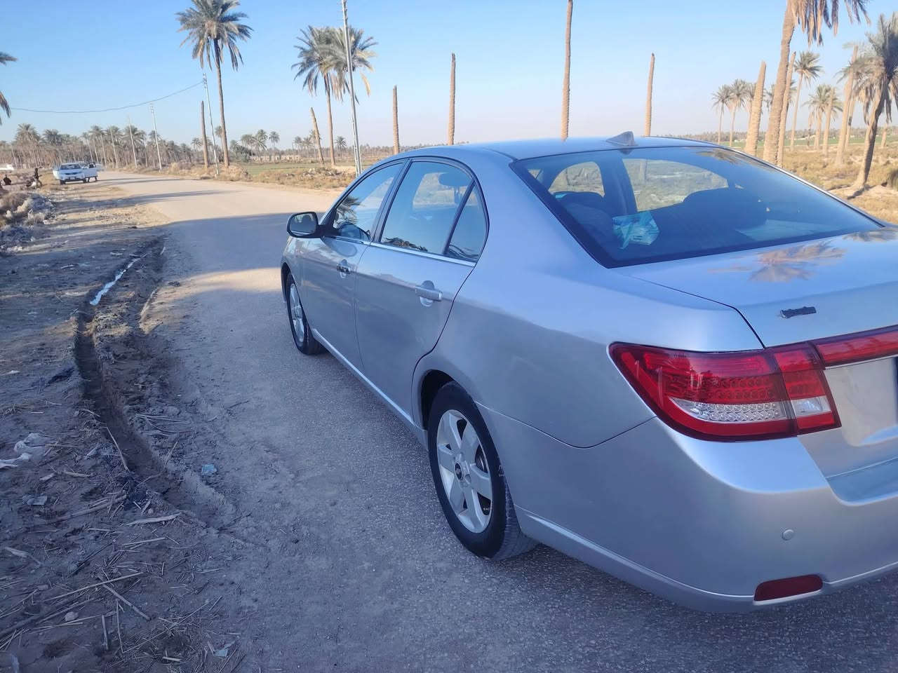 شوفر ابيكا 2007بيهه حزام جماليه بدون دواخل 
المكينه بدايت خيط بخار 
تخم تاير حداديه جديده سياره خير من الله مال جناي 
رقم بغداد راعيهه يريد تحويل سعر 60 رقم ***********
