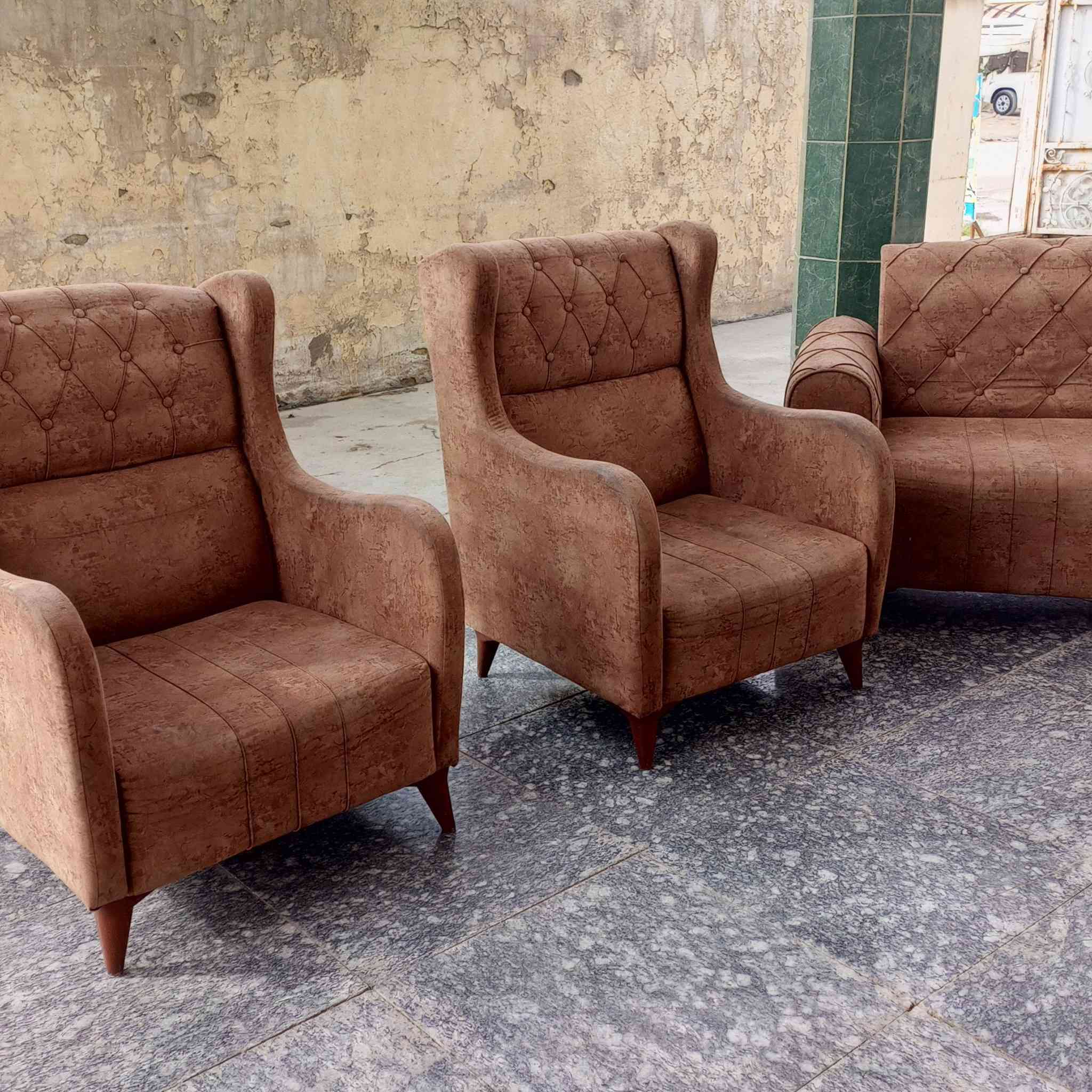 تخم مستعمل نظيف ١٠ مقاعد السعر ١٥٠ ألف بابل الحمزه الغربي حي الدولار قرب عماره دكتور ناجي أتصال ***********
