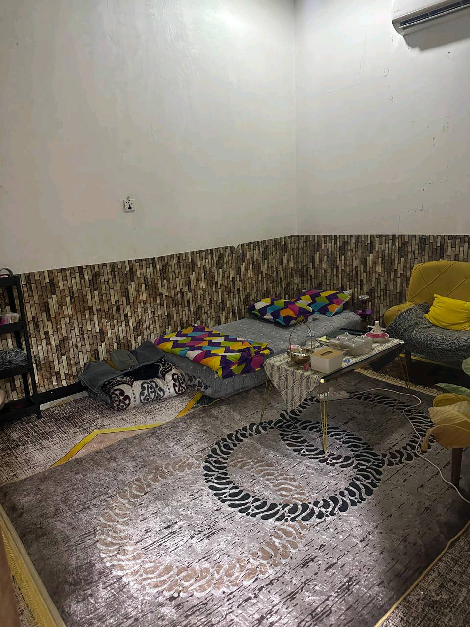 البصره.. التنومه.. الصالحيه... مشتمل للايجار غ، فتين... صاله.. مطبخ صغير... مرافق حمام