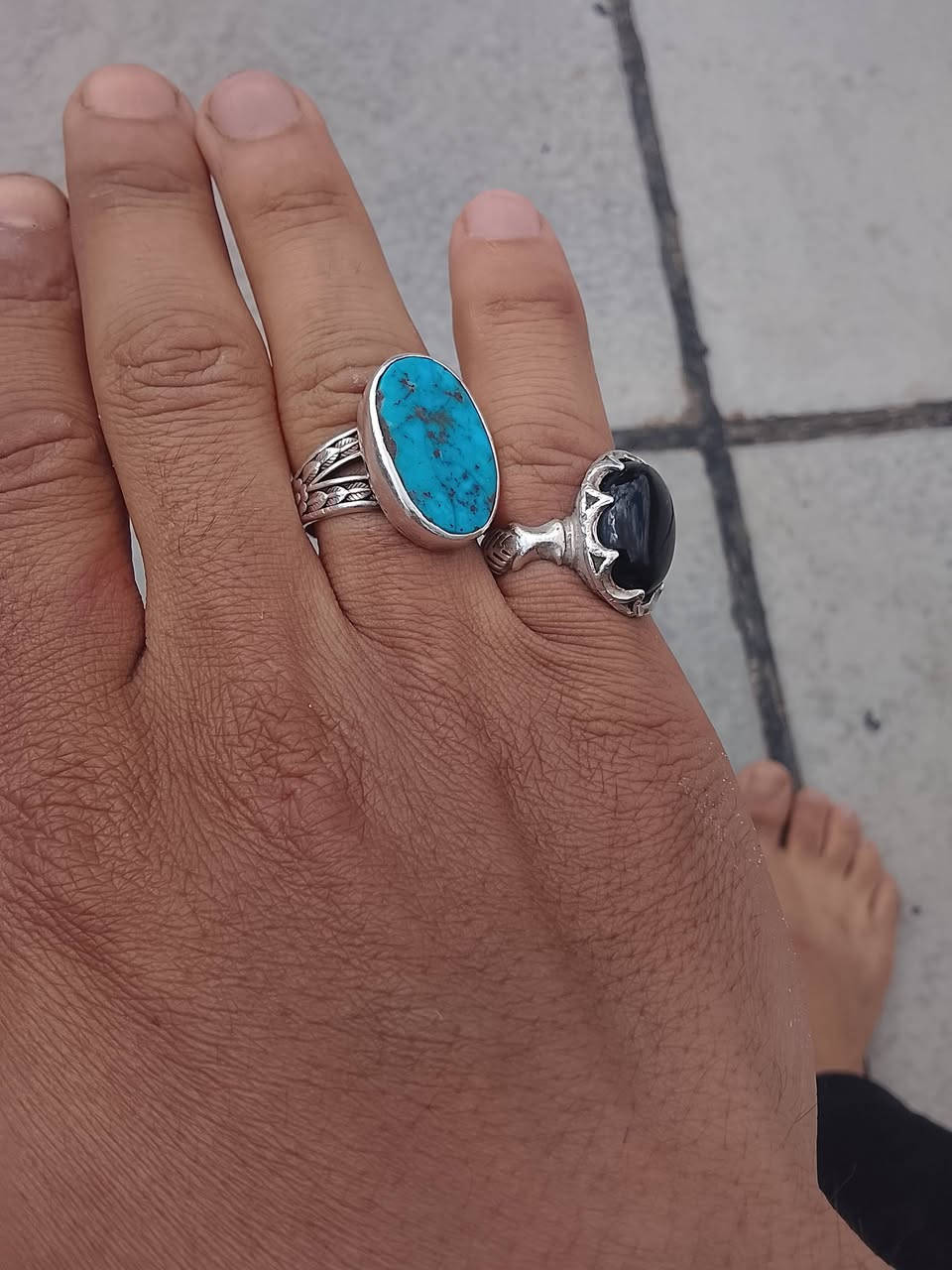 للبيع حجر فيروز نيشابوري حجر ايراني أصلي وصياغه عراقي فضه 925
رقم***********
