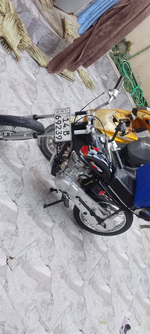 السلام عليكم نامه امتياز برو للبيع رقم وسنوية بيها لوحات ثنين دراجه خير من الله تجي وتشوف سعر مليون 300بيها مجال مكاني بصره قبلة الشراي كل الهلا بي يتفضل رقمي ***********
