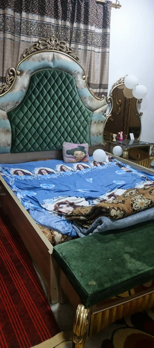 غرفه تركيه جديده مستعمله قليل اخذتها ب مليون وميتين بس مطلوب اريد ابيعها الله شاهد سعرها 700 وبيها مجال البصره الزبير ***********
