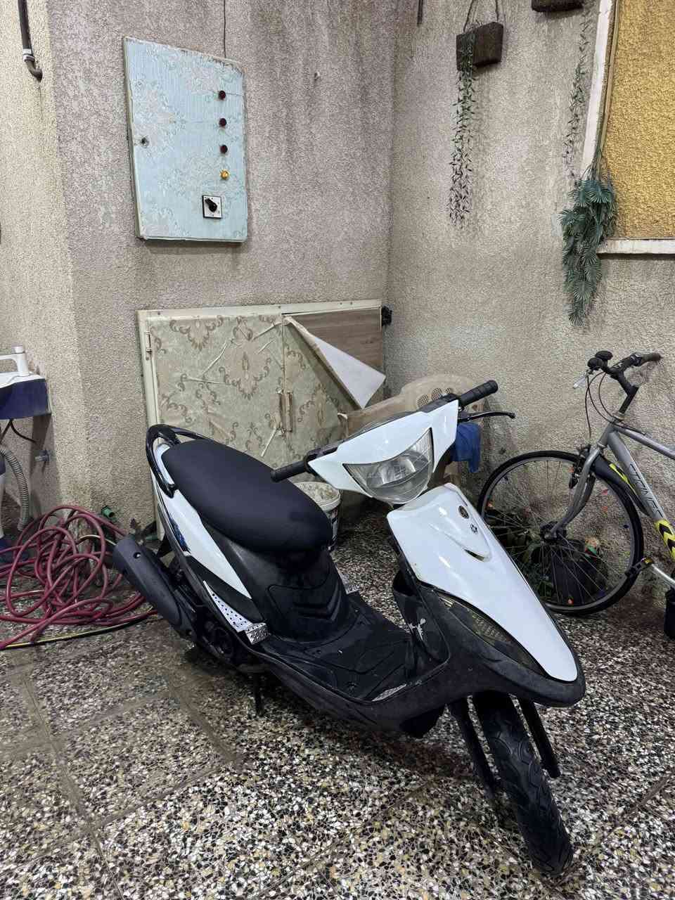 سلام عليكم من رخصه الادمن ماكس عدله للبيع دراجه نضيفه وشلعه ومعدل فولل نقصها بس بريك امامي ..صالنصه رياضيه fm كهربائيات شغاله السعر 475 مكاني الاعظمية الكسرة.


**إذا كنت صاحب هذا الإعلان وتريد حذفه لأي سبب، رجاءا أرسل رسالة إلى الدعم الفني**