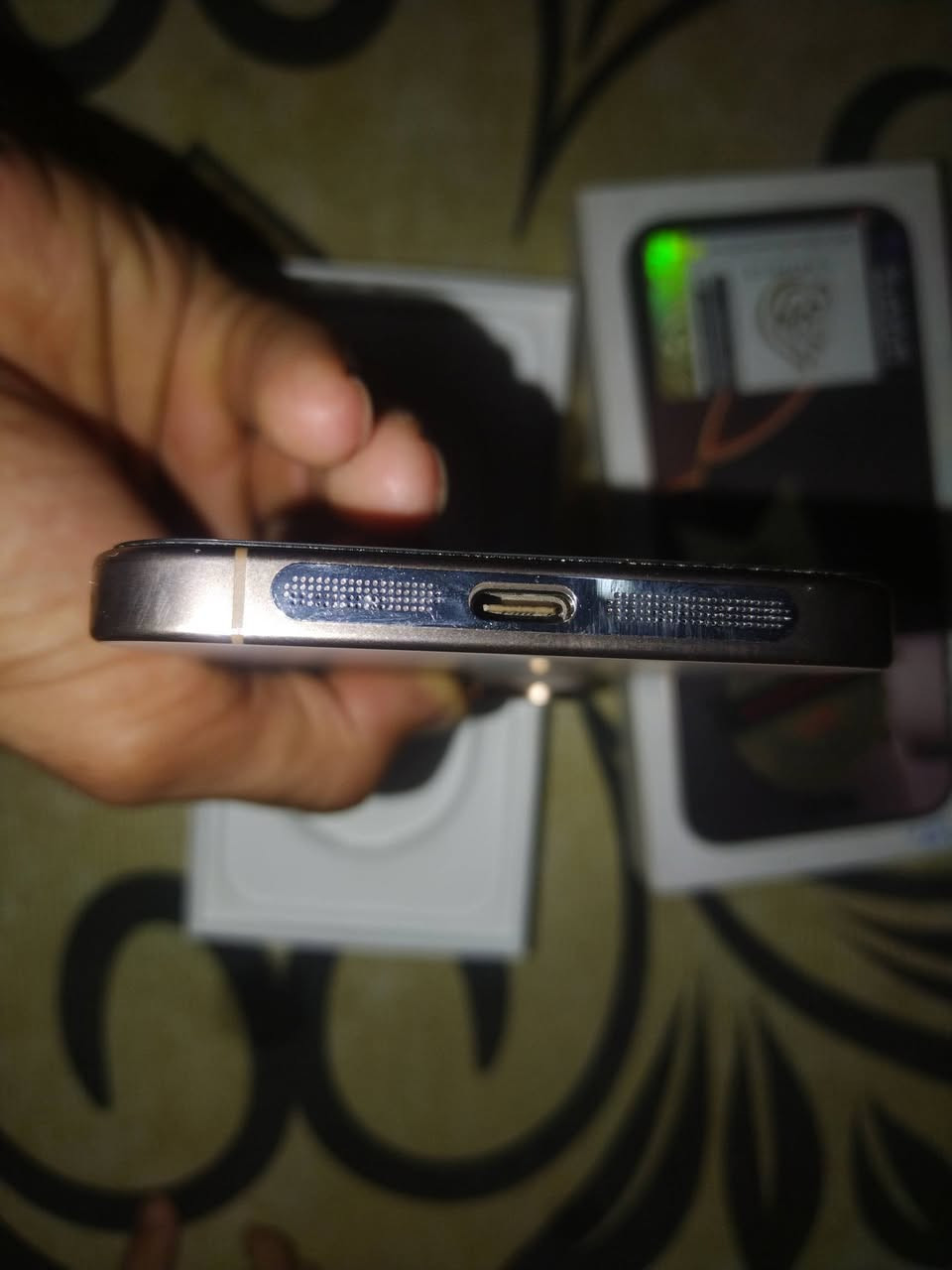 ايفون 16برو ماكس ٢٥٦  نضافه 100/100 بطاريه 98 للبيع عنواني ناصريه
سعره ١٥٠٠وبي مجال للشراي
رقمي ***********
