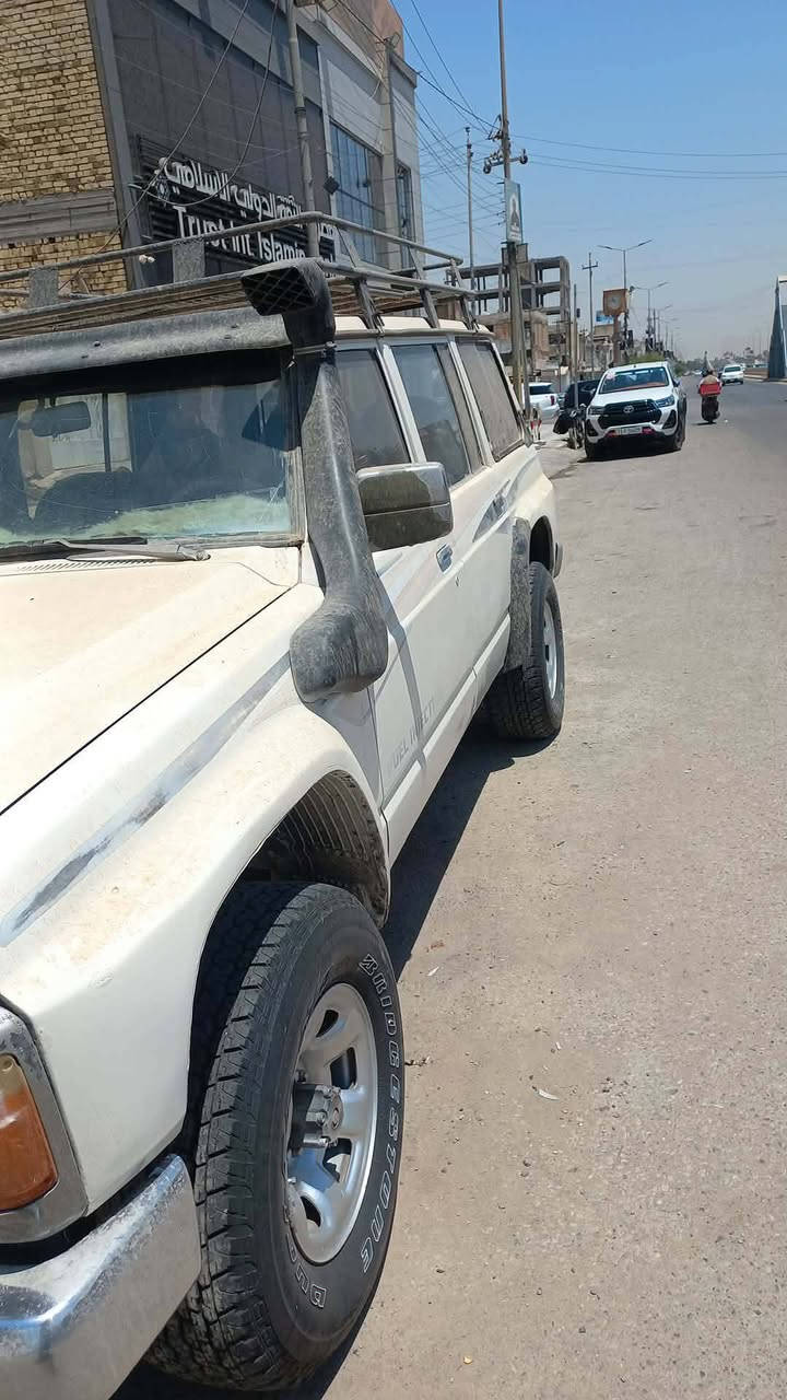 نيسان موديل ١٩٩١ رقم بغداد دولي سنويه لغايه ٣٠ السعر ٥٠ وبيها مجال قليل ***********مكاني ميسان
