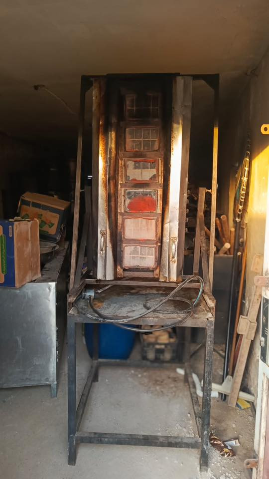 السلام عليكم شوايه ٦ عيون لل بيع مثل ما واضحه كدامكم السعر ٧٥ الف و بيهه مجال الشراي التواصل واتساب او اتصل : ***********
