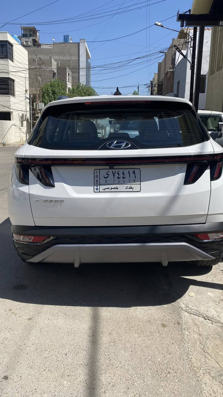 للبيع: هيونداي توسان 2022 - بحالة الوكالة
المواصفات العامة:

• الموديل: 2022.

• الوارد: خليجي.

• المحرك: ( حجم المحرك  2000 ).

• المسافة المقطوعة: (40 ) كم فقط قابل للزيادة.

.رقم بغداد 

أهم المواصفات والمميزات:

• بصمة تشغيل وبصمة أبواب. عدد البصمات 2

• تشغيل عن بعد.

• شاشة كبيرة تدعم Apple CarPlay و Android Auto.

• كاميرا عالية الدقة مع حساسات خلفية وأمامية.

• لايتات LED أمامية وخلفية مع إنارة ترحيبية.

• تحكم ستيرن كامل (جهتين).

         . شحن موبايل وايرلس .

• مثبت سرعة (Cruise Control).

• ويل كب.

• نظام قيادة  (Drive Mode).

• هاند بريك الكتروني (Auto Hold).

 . مري شفط 

 . اشاير بالمري.

 حالة السيارة:

• السيارة بحالة ممتازة جداً 

• الداخلية نظيفة جداً وبريحة الوكالة.

• صيانة دورية ومنتظمة.

السعر والتواصل:

• السعر المطلوب:  $ (212$).

• مكان التواجد: (بغداد).

• للاستفسار والتواصل: (***********).

غير متواجد على الفيس بوك
