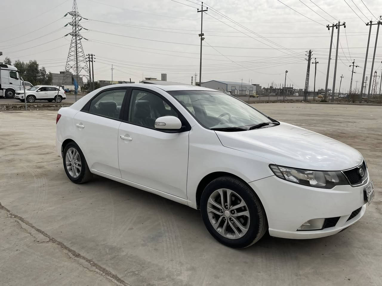 للبيع
للأستفسار ***********
#السعر103 
سيراتو موديل 2011 
رقم سليمانية تحويل ثاني يوم هزه ما منتهيه 
تخم تاير جديد صدر امامي خلفي صار يومين من مبدلة جديد كله اذاين مكينه اذاين كير كله مبدل جديد 
فتحة سلايد 
مري شفط 
كير 6 نمر 
مكينه 1600 
السياره بدون صبغ فقط ربع البنيد صبغ 

مكان السيارة ديالى بعقوبة
