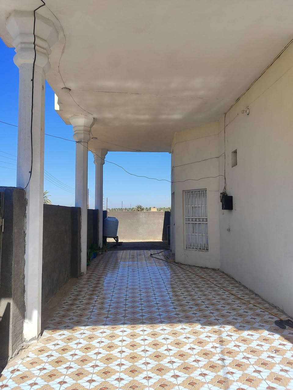 دار للبيع مساحته 600متر حي بابل خلف مدينة ألعاب سابقأ طابو زراعي سند 25 تحويل مباشر بسم مشتري بناء حديث طابوك متكون من 
غرفة نوم عدد 3. 5*5
صاله 5*21
مطبخ 5/5
استقبال 5*13
مجمع صحيات دخليه 5*5 +مجمع صحيات خارجيه 
بيعا مستعجل سعرها 110وبيها مجال 
أي استفسار اتصل على الرقم التالي 
***********

