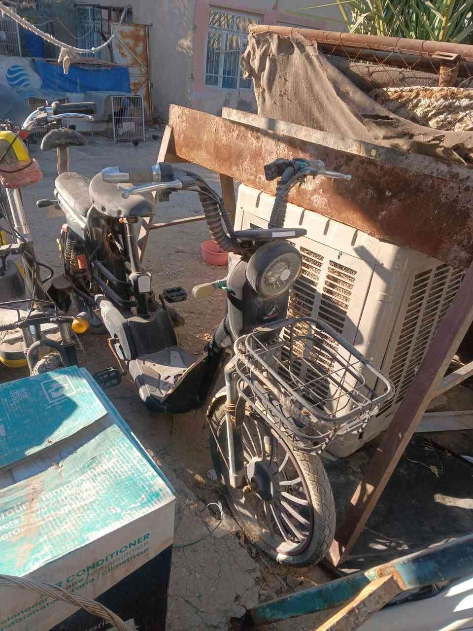 سلام عليكم باسكلات شحن
الأسود مديل 23 بصمه سويچ عوزه بطاريه فقط
والأصفر ياباني بطاريه ليثيوم كامل بس يرادله نفخ تاير الوره ماعايزه شي ابيع هل موجود رقم***********بي واتساب ومتواجد ماسنجر
