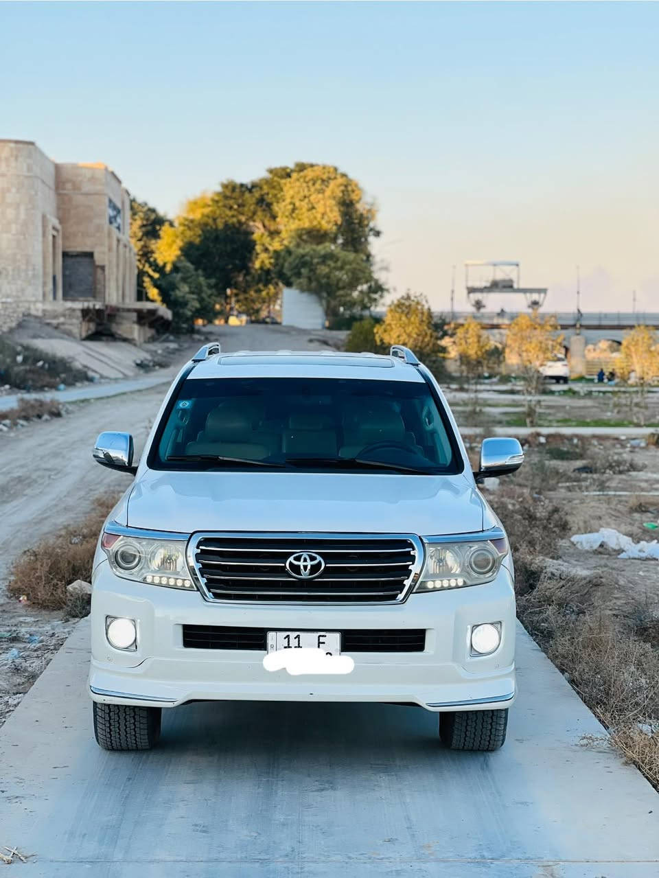 سلام عليكم ! السعر 278 وبيه مجال 
كفاله عامه سياره 
لاندكروز 2009 رقم بغداد جديد وهزه جديده ب اسمي 
كير محرك مامفتوح ع شركه 

فول مواصفات 1/1 
بصمه
فتحه سقف 
شاشه جبيره 
تحكمات ستيرن 
تشغيل عن بعد 
دفدي بلا سقف 
7 راكب 
3قطع تبريد 
تخم تاير جديد
تبريد ثلج 
مكاني بابل 
للتواصل ‭٠٧٧٥ ٩٢٥ ٩٦٥٨‬
