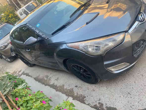 للبيع هونداي فولستر وارد امريكي 2013
محرك 1600 GDi عادي المرغوب ، صبغ
حزام ، فول مواصفات بصمه ابواب و تشغيل
هزه جديده و سنويه للـ28 رقم بغداد باسمي
سعر 67 $ بيها مجال بسيط ، مكان السياره
بغداد / ‭0772 260 0816‬
