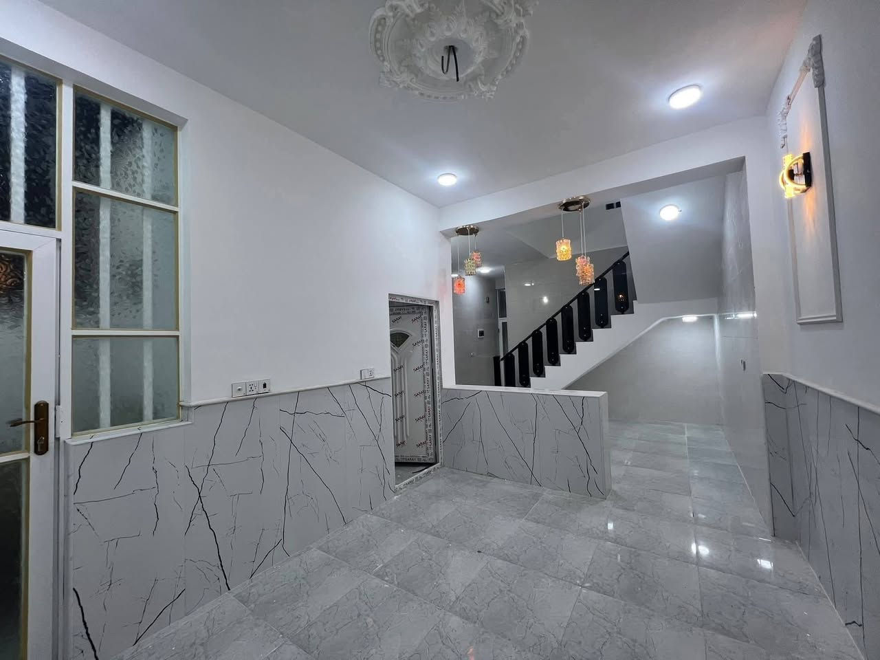 100 متر للبيع طابو زراعي سند 25 قرار محكمه باسمك مشمول بالتطويب بسعر 35وبي مجال عنوان البيت شارع المطار الصب مقابل ملحق قرية الغدير للاستفسار اتصل على ***********أو مراسله واتساب
