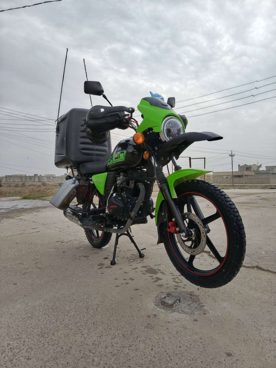 للبيع دايوان 2025 سعر 1350 ويرهم مراوس وفرق  تحياتي للجميع هاتف *********** 📲
