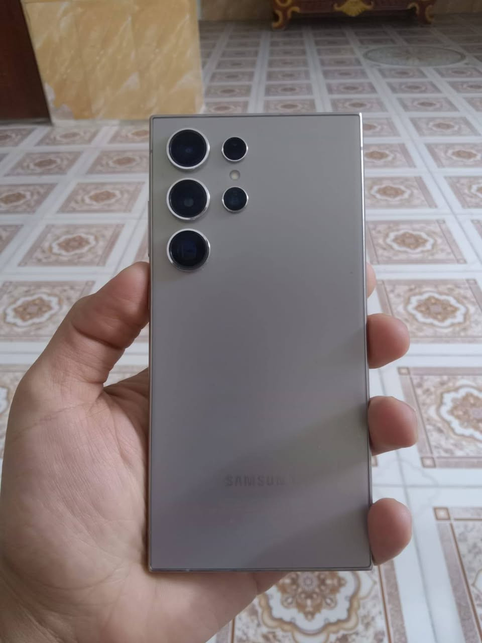 s24ultra
ذاكرة256 جهاز نضيف جداً ضمان عين الفهد مع كارتونة 
سعر 900 
بغداد***********
