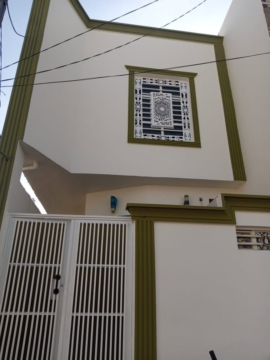 بيت 100م طابقين فول 
النجف النداء منطقة ال50 الف 
السعر 125 وبي مجال 
***********
