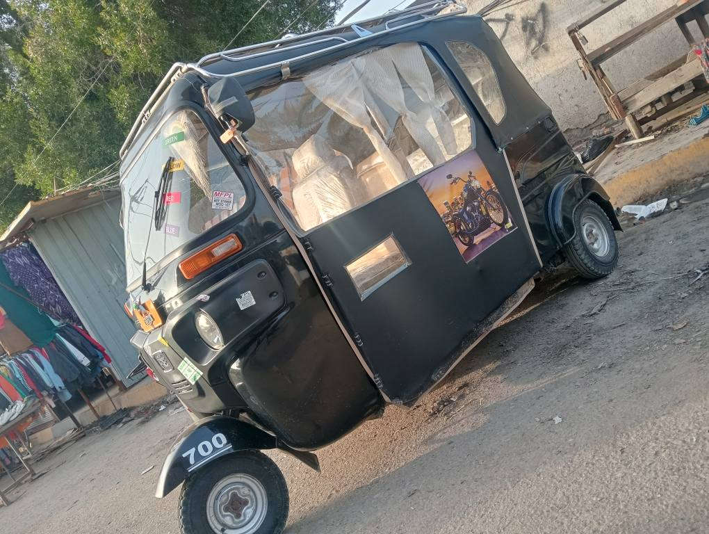 السلام عليكم تكتك موديل 22 اللون اسود رقم ديالى*********** ديالى بعقوبة
