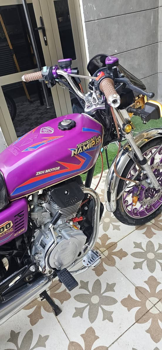 للبيع  محرك 200 موديل 2025
الدراجه كلش نظيف ع ايدي سعره 800 
وبيه مجال مكانه القاسم ***********
