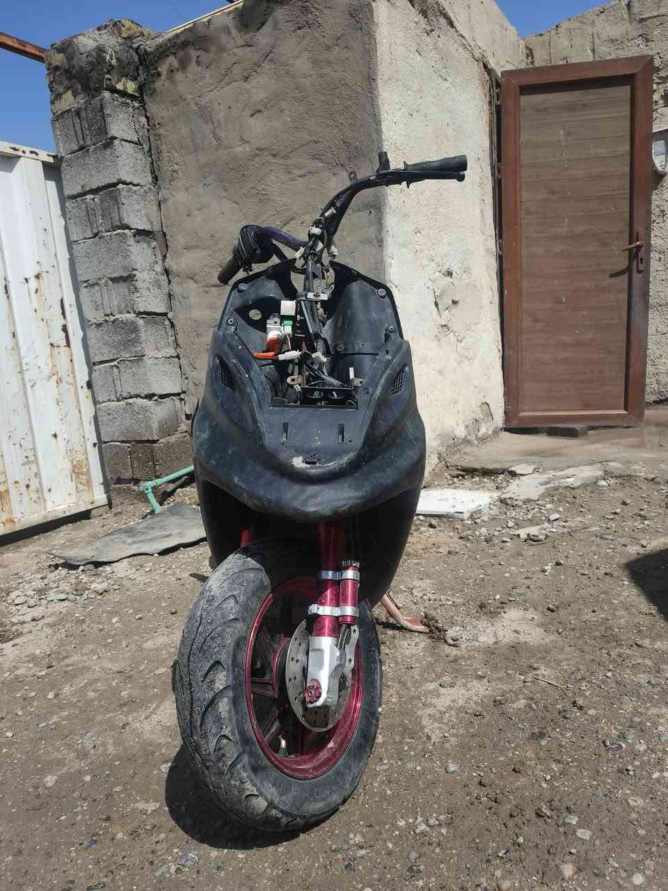 سلام عليكم 
ماكس قجمه بيها تبخير رايدها ٢٥٠ و بيها مجال جداً بسيط دراجه شغاله و عليها صدر تزويد و وياله ثنين اصليات تزويد و شيال مزود وستاند صفح مزود و كلجات خلفيه مزوده مكاني بغداد بياع شارع الشهداء ***********
