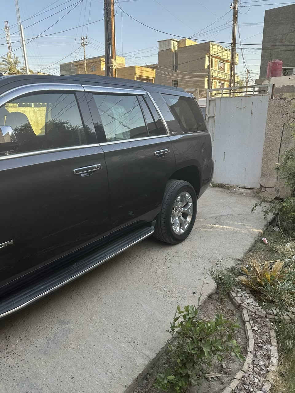 السلام عليكم عندي يوكن موديل ١٧ ماشية ١٢٥ م حادثها جاملغ وبند سيارة نظيفة محرك كير وصدر وإطارات مواصفات LS برجستون السعر ٢٩٠ العنوان بغداد كمب سارة رقم الهاتف ***********
