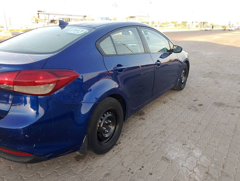السلام عليكم كيا فورتي مديل 2017 رقم الجديد بسمي محرك 2000 دوش السياره بيه صبغ مكانات جماله بدون دواخل بدون ضربه السعر 95العنوان البصره حمدان *********** ترهم مراوس البصرة, العراق
