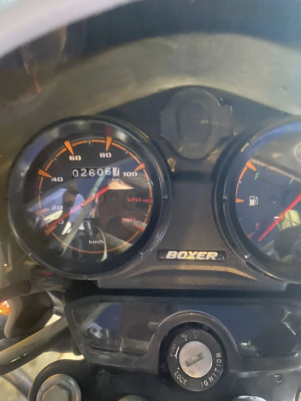 سلام عليكم  (بوكسر  23) نضيفة  مابيها اي نقص   (ماشية 26 الف ) مرقمة رقم انكليزي تحويل شوكت ماتريد ماعليها أي غرامة مجفتة تجفيت مضبوط تجي وشوف بعينك وتعال افحص وطيك بيها ضمان شهر كامل مكينة ناعمة +مبدل بيها راجز مال سلف مو تجي ودكلي ماكلي (مجفتة وبدل بيها راجز مال سلف ) الباقي كلة شغال كهربائيات  ملاحظة كلشي وياها بس الكلوبات اخذهن 
بيها شغلة وحدة  شوفها مبينه بلصور 
دوسة خلفية ماكو فقط هاي 
 عارضها  ( مليونين  )وبيها مجال 
رقمي مامتواجد عل فيس 
اتصل وتدلل 
***********
