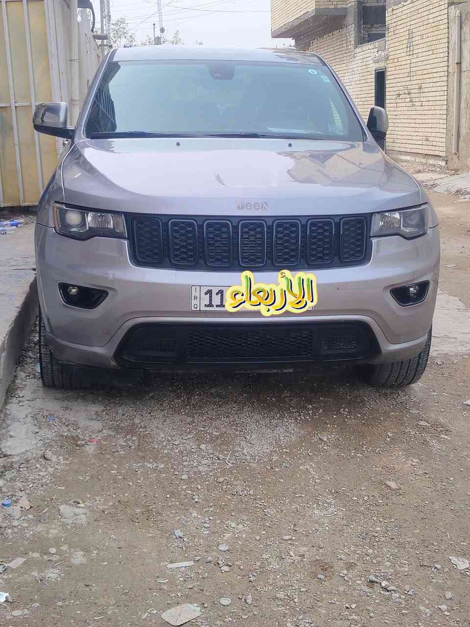 سلام عليكم جيب موديل 2017
مكان السياره بغداد مدينه الصدر
مكان الثاني ديالى خانقين 
السعر 210 وبيها مجال 
سيارة فول من عده الفتحه داخلها اسود
سنويه جديده لحد 2030
سياره بيها 4 قطع بدون ايرباكات
بابين وجاملغ جهت السايق
وجاملغ امامي جهت السكن
السياره ابيعلك ( صبغ احزام.)
السيارة مواصفاتها معروفها
كير محرك خير من الله
تبريد ثلج تخم تاير قبل شهر شادهن
للاستفسار الاتصال على الرقم ***********
