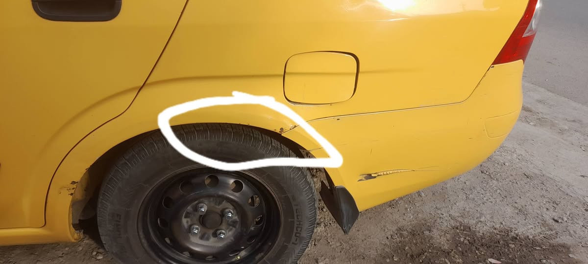 سلام عليكم سيارة طيبة موديل ٢٠١٥
سيارة حلوه ونضيفة مكفوله من الضربه عدا شبر بالجاملغ الخلفي على كد شبر  مكينه مفتوحه مجفت رنكات قبل ٣ أشهر صدر جديد قبل شهرين شديته  
سنوية ساقطة وعليها غرامة ٢٠٠ ألف وهيئة ٤٢٠ ألف
عارضها ب٣٧ وبيها مجال وبالنسبة للغرامات نتفق عليها وسهله 
مكانها بغدادالجديدة  
***********
