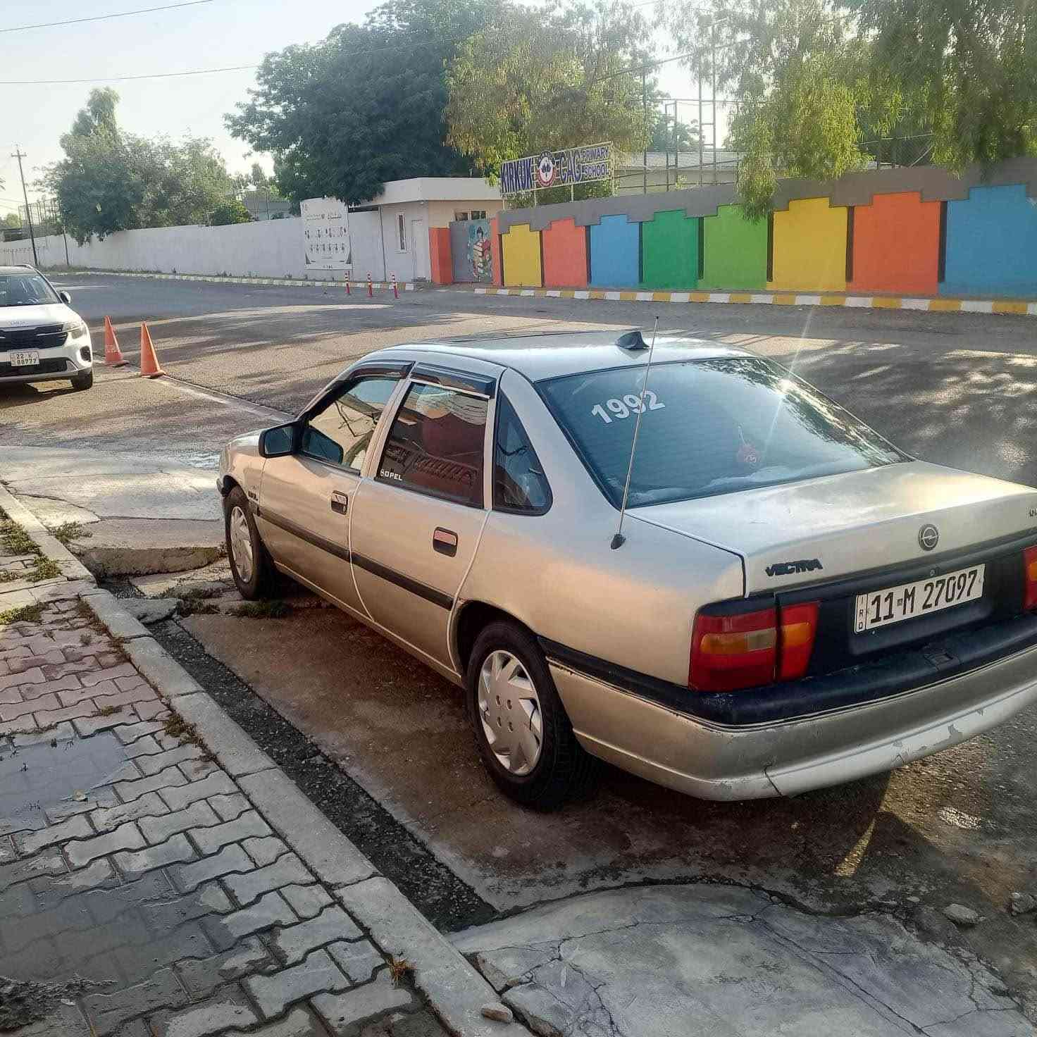 اوبل فكترا  حجم 18 موديل 1993 رقم بغداد انكليزي بطاقة بانزين بيها سنويه لحد 2028 كير محرك شرط صدر تايرات جديد كهربائيات شغالة سيارة مال بيت نضيفه 

السعر 35 وبيه مجال 

عنواني كركوك 
*********** كركوك, العراق
