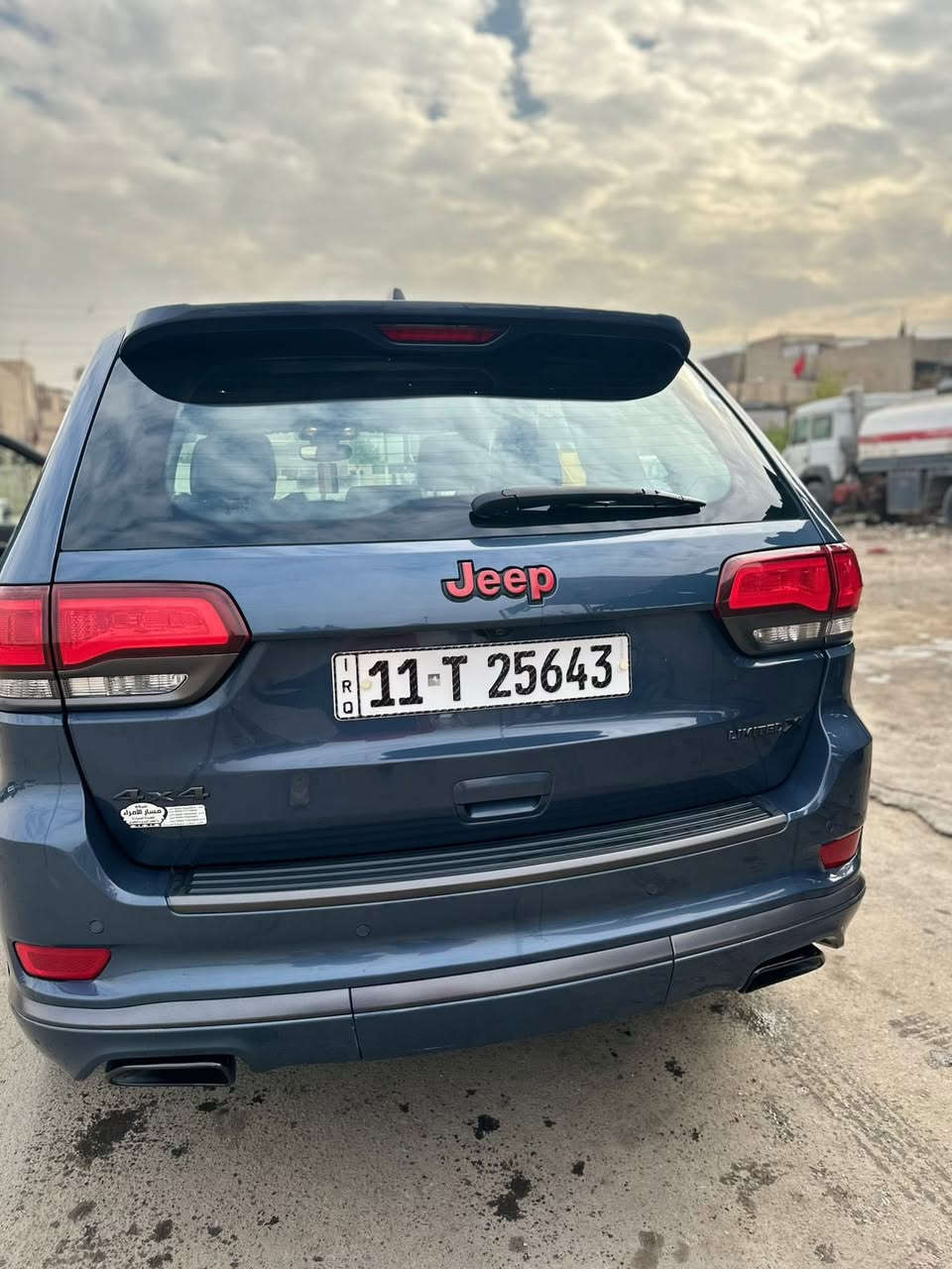 جيب 2019 لمتد اكس لون بحري  فول 
مواصفات ١/١  بانوراما بصمه شكل رياضيي
 محرك ٣٦٠٠ وارد أمريكي 
 حادث بنيد فقط 
فول فول مواصفات شاشة كبيرة لمس كاميرا 
حاسة رادارات كشن جلد كاربلي  

 تشغيل عن بعد تحكمات ستيرن بلتوس
 أوتو ستوب للتحذيرات تبيرد مركزي
 تحديد سرعة محرك 6 سلندر

سيارة كلش نظيفة

السعر 26000 

ماجد احمدرقم صاحب السياره ***********
