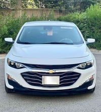 ماليبو وارد امريكي LT  موديل 2023 ماشيه 43m  لون ابيض ثلجي لامع دخول و...