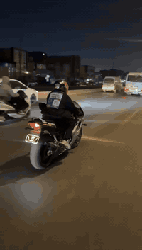 السلام عليكم
دراجه بطح F4 600 اف فور  
كفاله عامه 
كير ومكينه برغي واحد ممفتوح بيهن 
دراجه خير من الله ترايك وين متريد وجيب وياك الف فيتر يفحص شرط برغي ممفتوح بيها 
عليها صارنصه كاربون فايبر الياف اصليه وخوذه اصليه وادامه كامله من بلكات وغيرهن  
ربع دينار ميحتاج تصرف عليها 
شرط اول ثاني ثالث بطناش 
دراجه اصوليه ومدفوعه كمرك وانطيك وياها وصلها الكمركي ومكاتبه معرض يعني جيب ورقم 
بيها كم زلغ بل كفر اليمنه يتكحل 
السعر 20  وبيها مجال بسيط حك الجيه فقط 
مكانها بغداد جميله
***********
