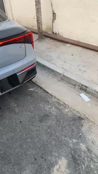 K5 gt line 2025 مرقمة بغداد  ماشية 3  الاف مايل  السيارة ضررها خلفي بس...