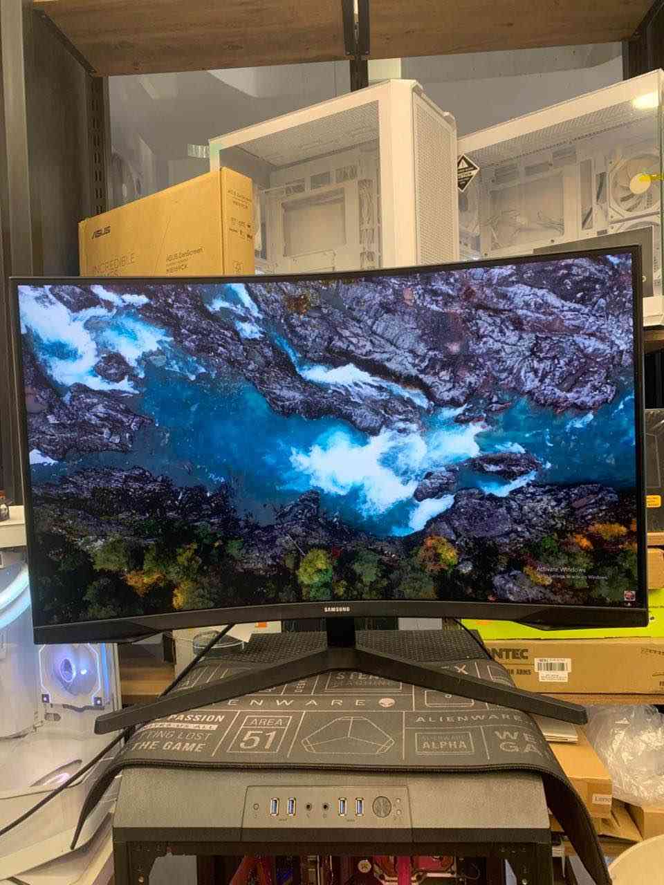 – قوة وأداء حقيقي 🔥

ارتقِ بتجربتك في اللعب مع شاشة 32 إنش المنحنية المصممة لعشاق السرعة والدقة 🎮

📺 شاشة 32 إنش منحنية
🎯 دقة WQHD (2560×1440) صورة واضحة وتفاصيل مذهلة
⚡ معدل تحديث 144Hz لأداء سلس بدون تقطيع
🚀 سرعة استجابة 1ms لرد فعل فوري داخل اللعبة

🎮 مزودة بتقنية AMD FreeSync Premium
🌈 دعم HDR10 لألوان أعمق وواقعية أكثر

🔌 المنافذ:
HDMI
DisplayPort

✨ تصميم أنيق باللون الأسود
✨ تجربة مشاهدة غامرة بفضل الانحناء

🔥 مثالية للـGaming
💻 ممتازة للعمل والترفيه

 – هێز و خێرایی بۆ یاریزانان 🔥

ئەزموونی یارییەکەت بەرز بکەوە لەگەڵ شاشەی 32 ئینچ منحنیدا 🎮

📺 شاشەی 32 ئینچ Curved
🎯 ڕیزۆڵوشن WQHD (2560×1440) – وێنەی زۆر ڕوون و ورد
⚡ Refresh Rate ـی 144Hz بۆ یارییەکی نەرم و بێ قەطع
🚀 کاتی وەڵامدانەوە 1ms بۆ وەڵامی خێرا لە یاری

🎮 پشتگیری AMD FreeSync Premium
🌈 HDR10 بۆ ڕەنگی قووڵتر و ڕاستتر

🔌 پۆرتەکان:
HDMI
DisplayPort

✨ دیزاینی جوان بە ڕەنگی ڕەش
✨ ئەزموونی بینینی قووڵ بەهۆی Curved أربيل, العراق


**إذا كنت صاحب هذا الإعلان وتريد حذفه لأي سبب، رجاءا أرسل رسالة إلى الدعم الفني**