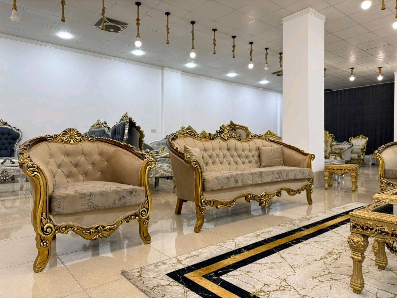 تخم 10 مقاعد 
موديل روعة
مصنوع من خشب الجوز 
قماش مقدف
صبغ حراري