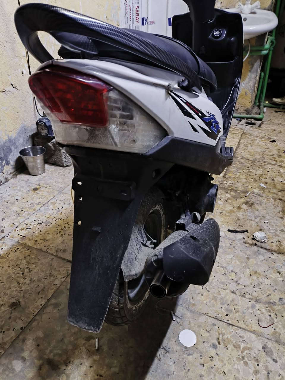 ماكس عدله ياباني شلعه ومعدل تشك الكاع نكره وحده كلج أمام رياضي فولل صالصنه رياضي دشلي وصينه مال سلف رياضي  عوزه بس تبدل سلف يرجع نكره وحده باتري اصلي جديد  كهربائيات بصيط عباره عن بس تبدل كلوبات ترجع فقط سعر 600 العنوان حي طارق  ***********
