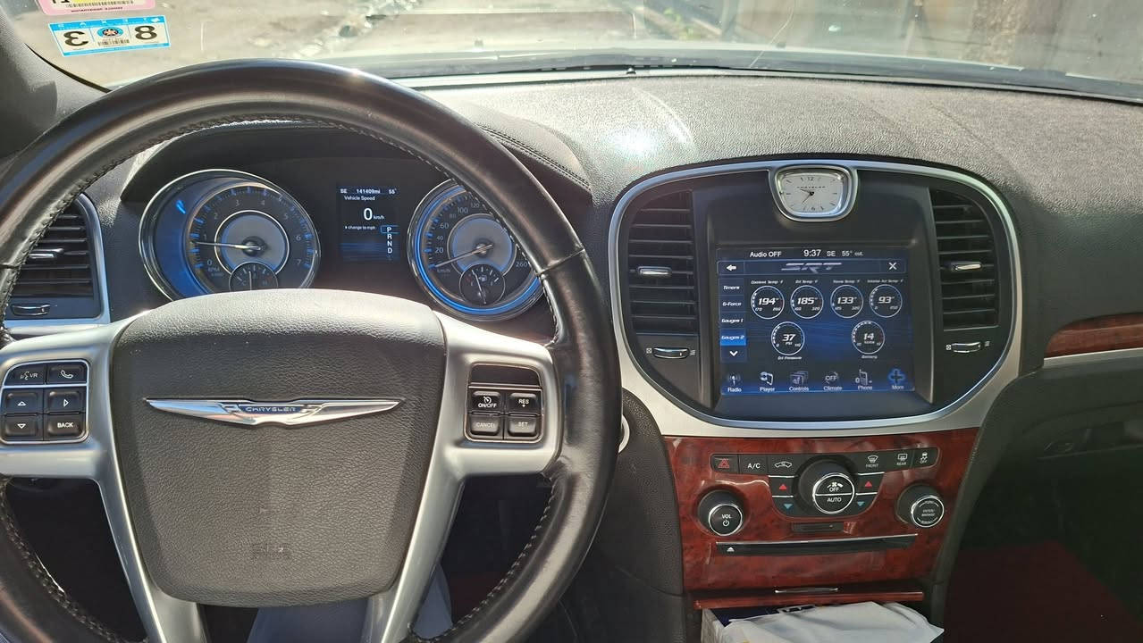 السلام عليكم ورحمة الله وبركاته
كرايسلر اوباما ٢٠١٢ أمريكي كلين بدون حادث فقط بارد شي قليل جدا السونار واضح كلشي
خمس موصفات 
السنويه ٢٠٢٨ بسمي 
جاهزه مانقصها شي محرك كير صدر أمامي خلفي 
السياره استخدام شخصي مامشتغله ع اي خط 
ماشيه ١٤١ ميل
#السعر١٨٠ بيه مجال قليل
بغداد ساحت عدن او العامريه 
***********
