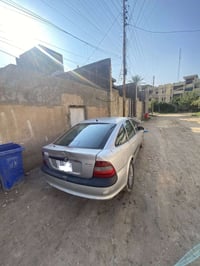 أوبل فگترا رقم بغداد موديل 1998 للبيع گير عادي حجم المحرك 1800 هاند بر...