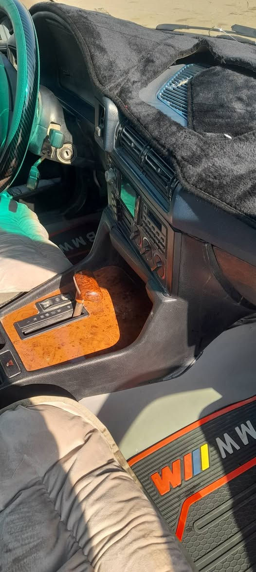 من رخصت الادمن المحترم
لبييع او مراوس بي ام دبليو 525 رقم واسط محرك مسكر تحويل شوكت ماتريد مشروع وطني 
و سياره حلوه جاهزه كير محرك صدرموديل١٩٩١ بشرط تحويل سعره ٤٥ و بي مجال بسيط

***********

*********** مكان سياره بغداد ابو غريب حي تميم العويسات
