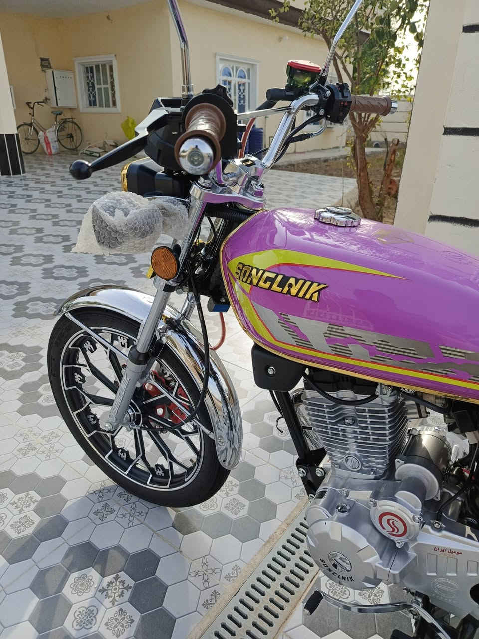 سلام عليكم دراجه للبيع 2025محرك سيبي اف مانع هتزاز فول نعومه
اوراق سكنر تشغيل بصمه للتصال ‏‪***********‬‏
سعر 825 وبيه مجال بسيط مكان بابل جبله
