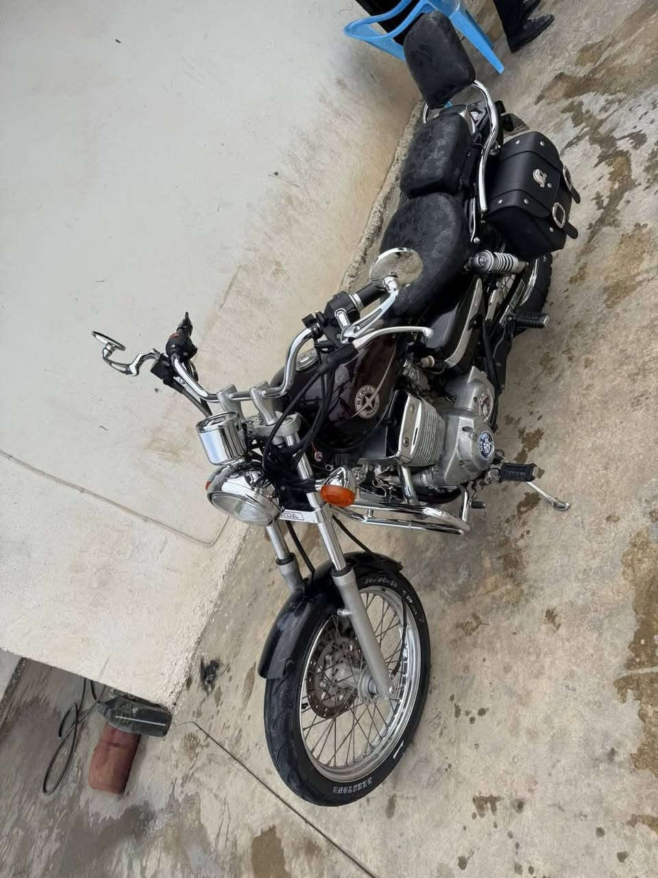 السلام عليكم دراجه للبيع 
رايبل كلاسيك هوندا ماكينه عدله بستمين بشرط ما مفتوح السعر اتصل ***********
