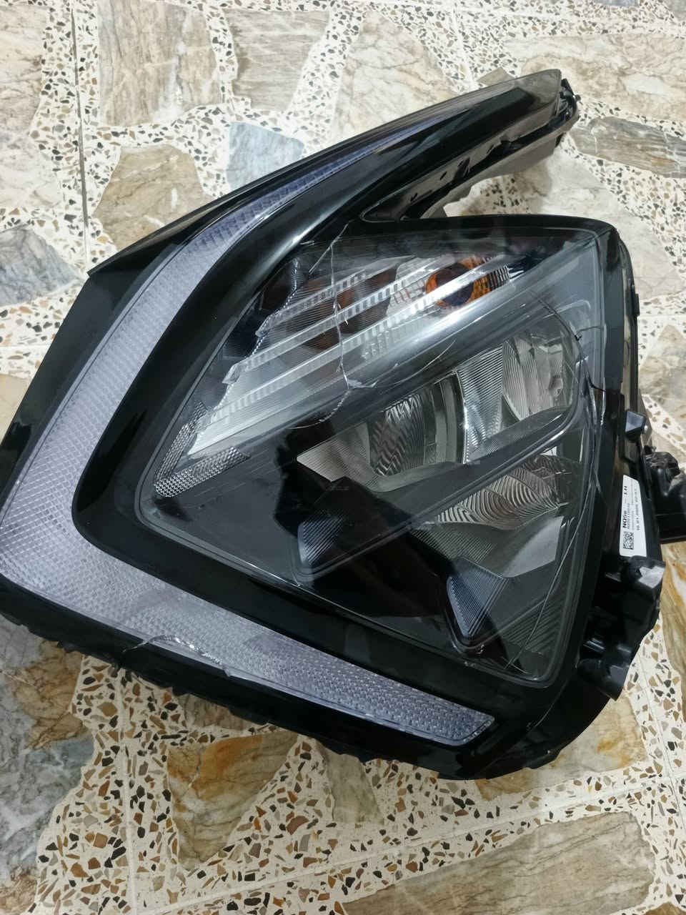 للبيع لايت جهت اليمين سبورتج 25 خليجي اصلي مالتها جديد كلش شهر ونكسر وبدلنا  السعر المطلوب 250 لحد يكلي غالي تره لجديد ب 8 اوراق شتريته يتصلح هاذه مابي شي رقمي *********** عنوان / بغداد ناحيه لرشيد
