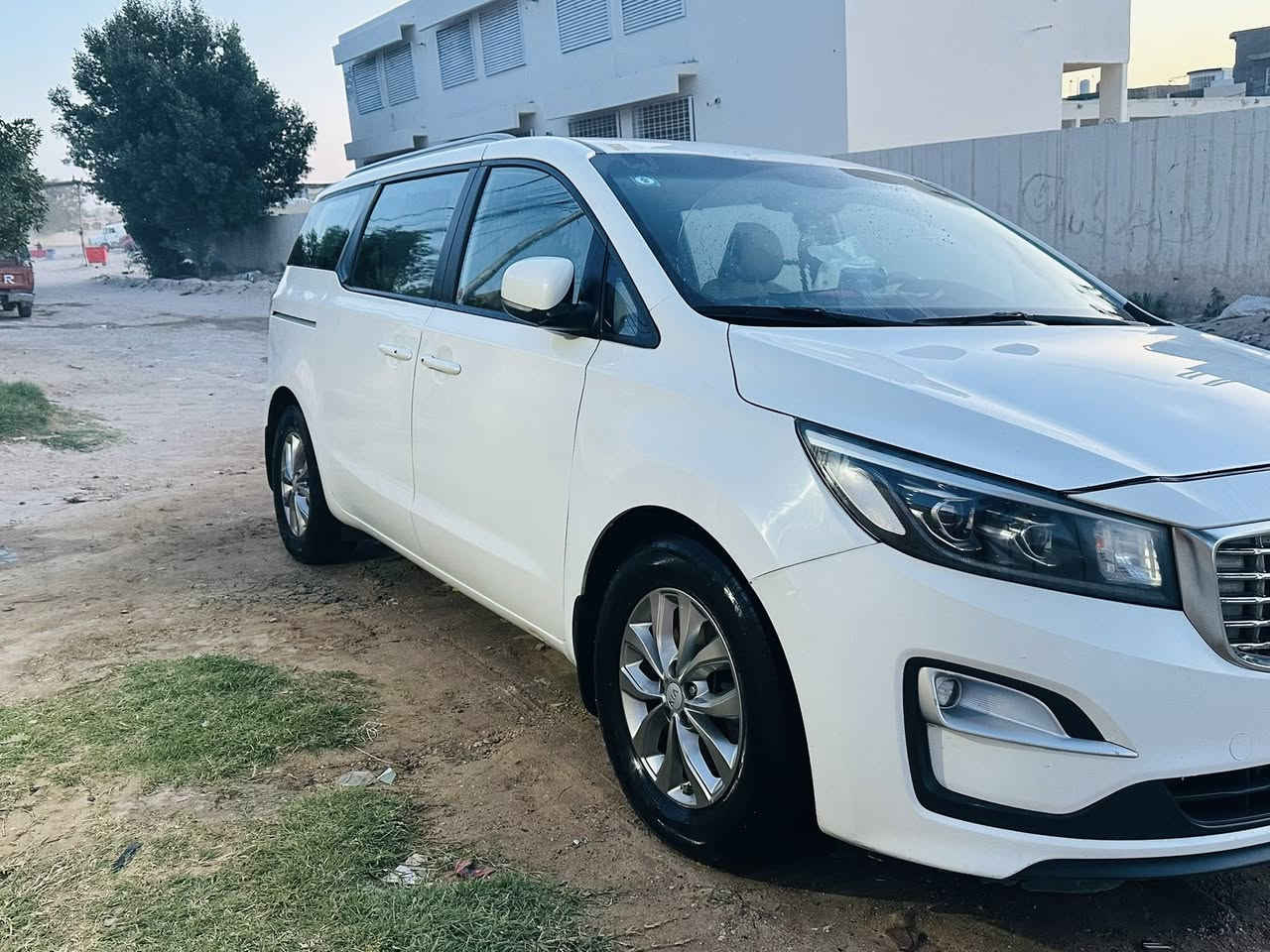 يالله للبيع كيا سيدونا موديل 19 وارد امريكي حادث جاملغ امامي فقط بدون تبديل راجع نفسه
مواصفات 
بصمه
بوب كهرباء 
جنطه كهرباء
حساس خلفي
كامره دواره
شاشه كبيره
ابل كار بلاي
مري شفط
كشنات جلد 
كشنات كهرباء
بردات بلاديه
كشنات تدفئه
سترين تدفئه
لايت زنون ابو العدسه
حداديه تبريد كير مكينه خير من الله
ماشيه 190 الف كيلو 
رقم ذي قار دولي بأسمي
السعر 218 وبيها مجال
للأستفسار ***********
مكان السياره النجف الاشرف خان النص
