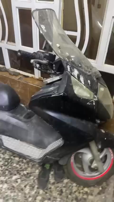 سلام علكم سلفر ونج 400 مفتوحه للبيع الدراجه متروكه صار سنه طافيه بس الدراجه شغاله وبسويجه هاذ رقمي ***********
