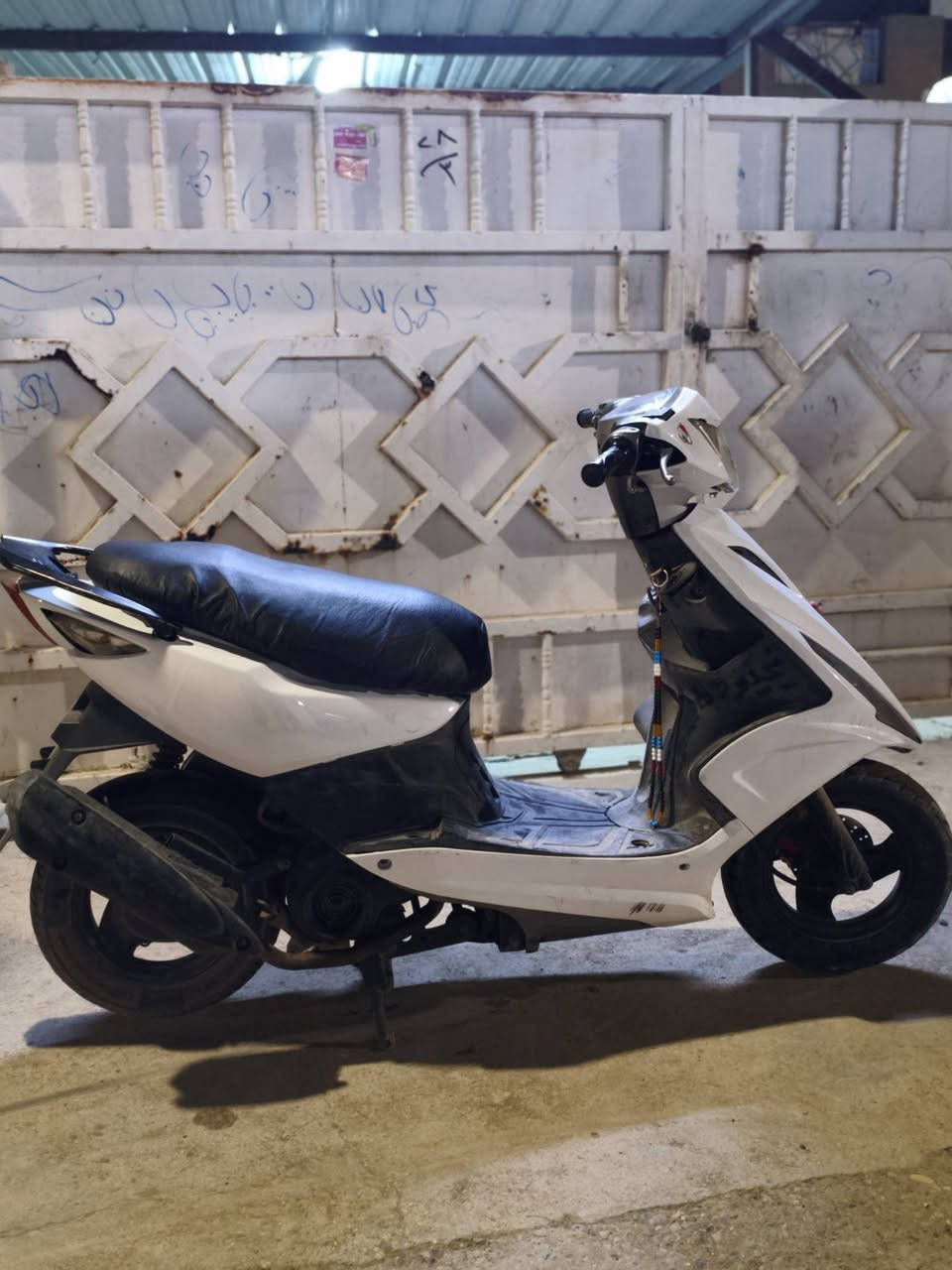 دراجه ماكس مضلع للبيع سعر 400 وبيه مجال وكفرات الابلاديه موجوده المكان بغداد التاجي ٢٤ابو عضام رقم الهاتف ***********
