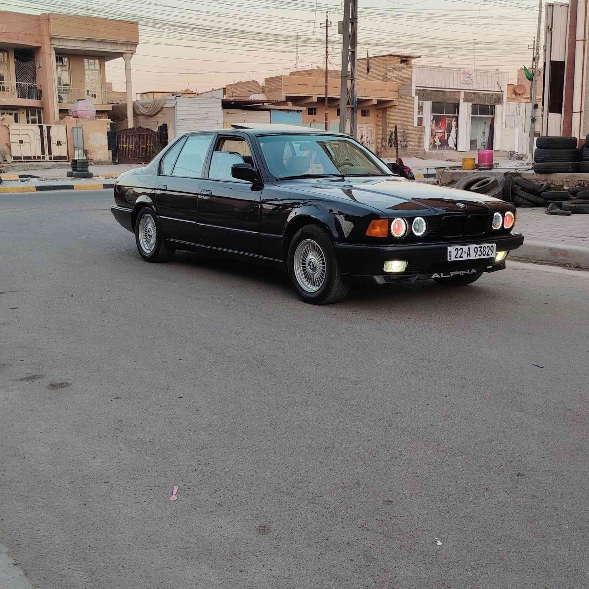 سلام عليكم للبيع بيم ٧٣٠ اصل مكينه V8 كير مكينه مكفولات تخم تاير ويل جديد صدر خلفي امامي جديد فووول للخير جلد كشن كهرباء فتحه سلايت مديل ١٩٩٣ هزه ٢٩ سنويه ٣٠ بسم عربي للبيع او مراوس حسب القناعه السعر ٥٨ العنوان بغداد الحسينيه ***********
